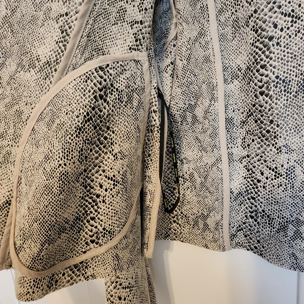 Jacket - Picture 5 of 6